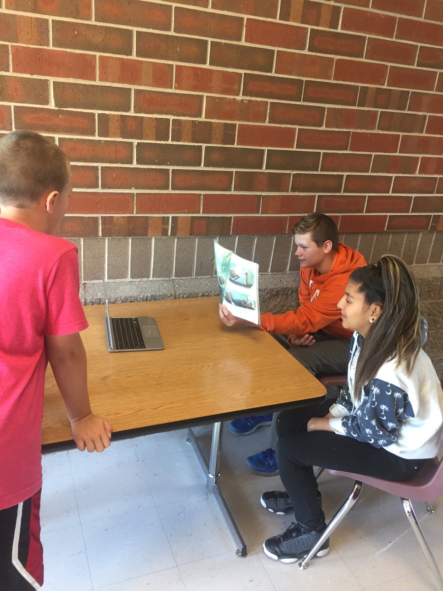 Faase608's tweet photo. Andrew, Brady and Sonja got to read Diary of a Worm today to our kindergarten buddies! @MrsAustinKinder https://t.co/AHgcY4SLeG