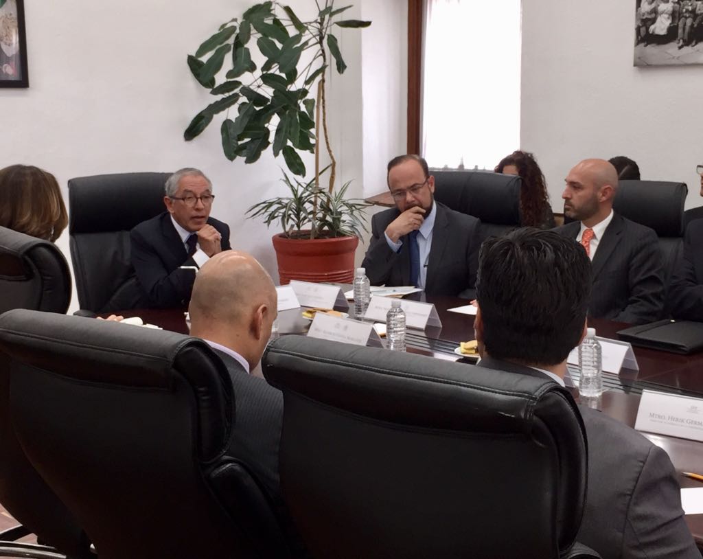Analizamos las implicaciones legales y administrativas en el registro de títulos profesionales de los egresados de nuestras asociadas.