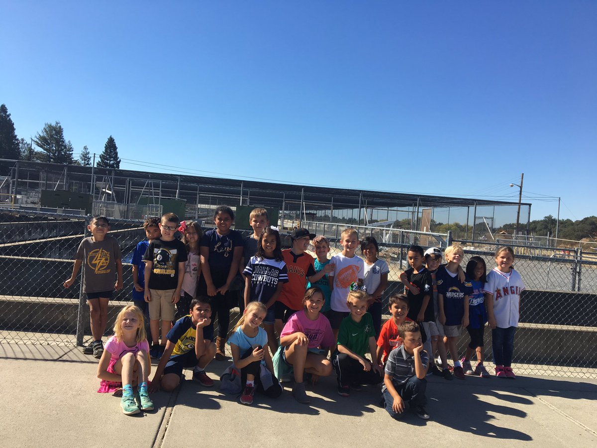 teachercutter's tweet photo. The salmon life cycle is amazing, we loved learning about their habitat too! #RCSDChampions #nimbusfishhatchery #rcsdfiddyment https://t.co/mYvJuy7oLE
