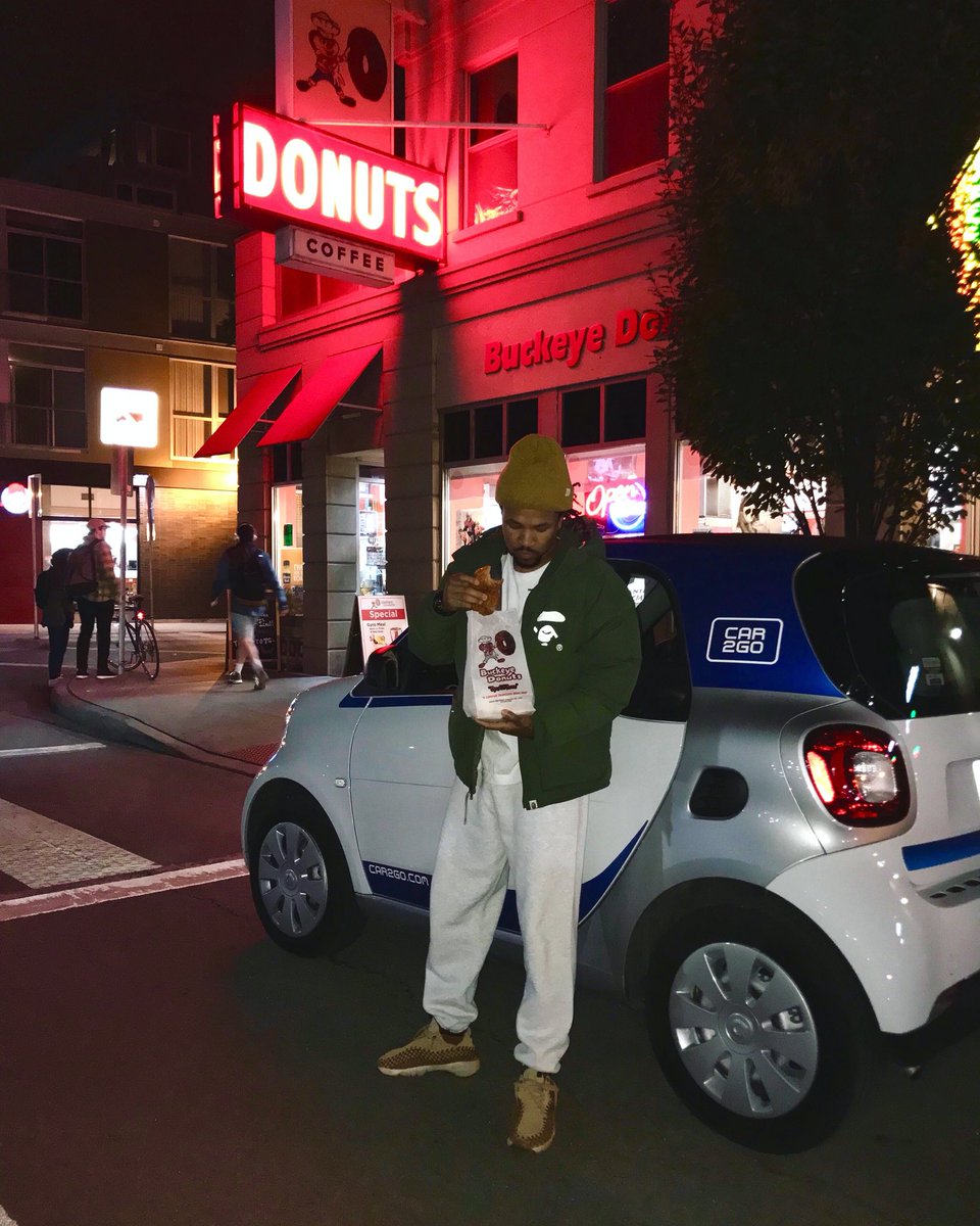 MrKingJD's tweet photo. It’s 2am, you’re hungry, dont wanna lose your parking spot, so you find the nearest @car2go SS Turbo 🚙💨💨💨
#car2go #experiencelocal #localeur https://t.co/wpWcMe56FC
