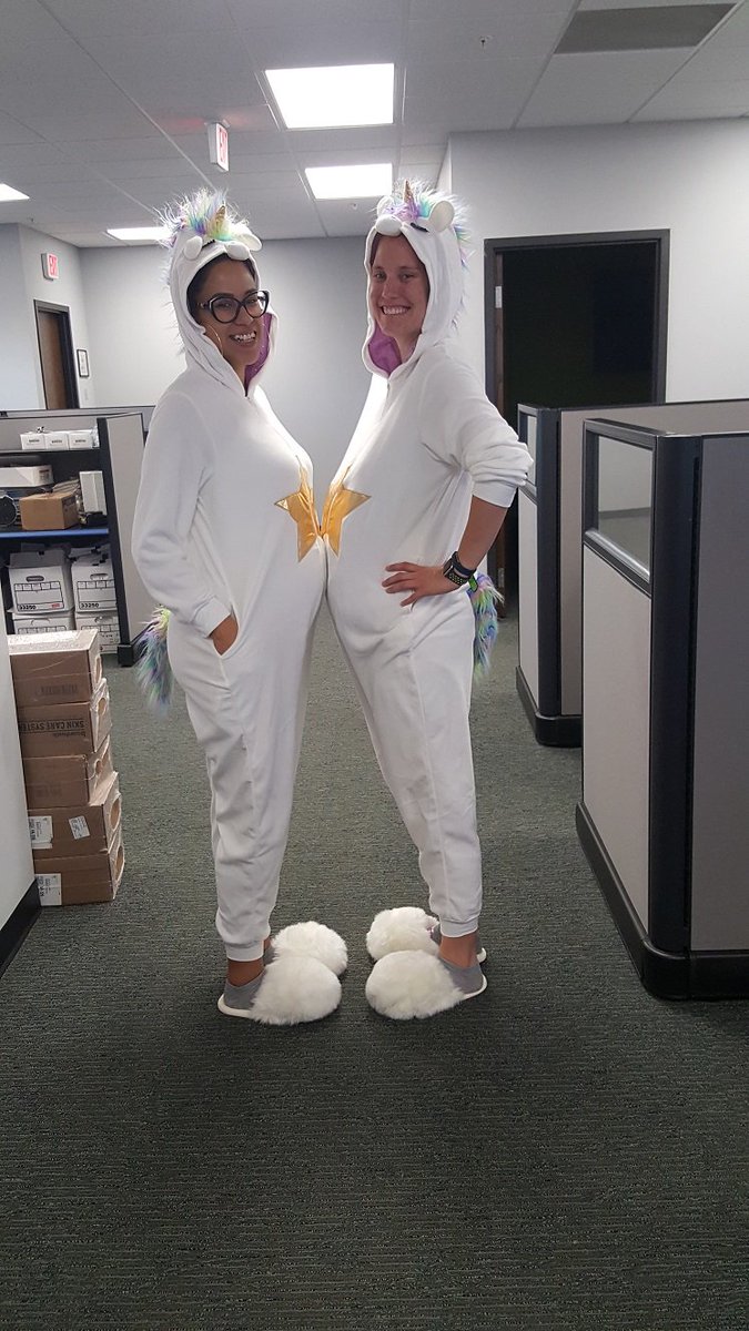Dons_Johns's tweet photo. #DonsJohns #SpiritWeek Day 3 -- Twin Day! Triplets, Quadruplets, and even Octuplets are acceptable! The winners will be announced later. https://t.co/ow42YsJnnp