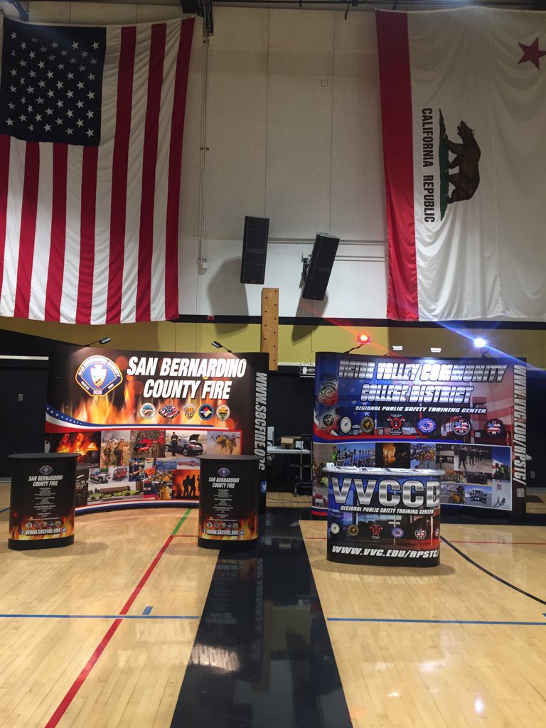 SBCOUNTYFIRE's tweet photo. Job Fair @HHSScorpions. #futureFF #DutyHonorCommunity #JoinOurTeam https://t.co/q06vpzI4tx