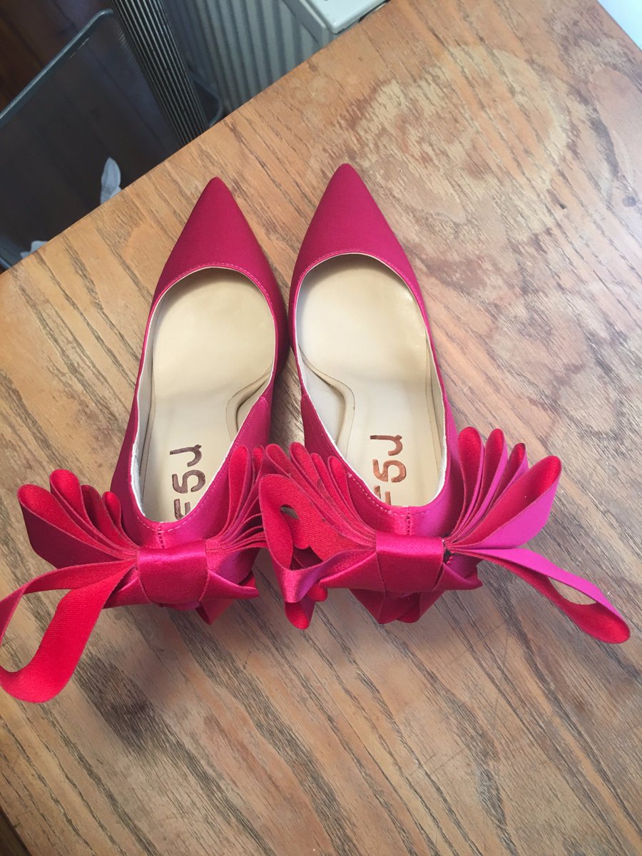 CristenEnRoute's tweet photo. @fsjshoes Shoes I got two weeks late stinking of hot glue after saying that I did not want them anymore BEFORE they were produced vs promised  shoes https://t.co/uKkaNK6tpA