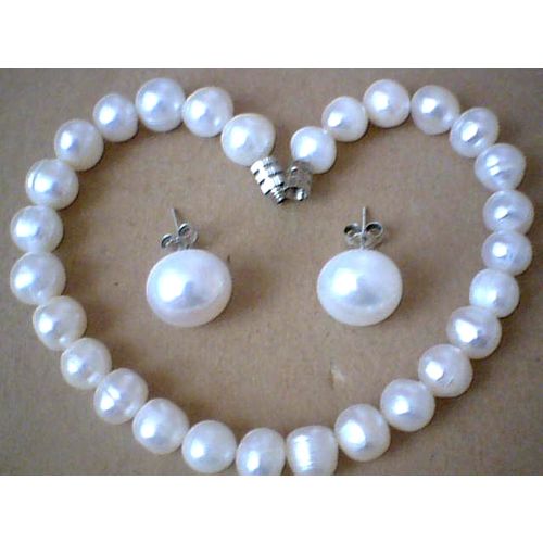 KanzJewellery's tweet photo. Check out https://t.co/hwoGSMOOKI for the most beautiful jewellery and a very low cost

Preview of some of our beautiful items  

👇👇👇👇👇👇👇 https://t.co/Rq3pwlIg9T