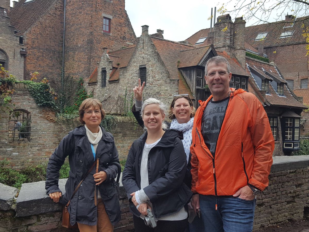 EPEXSPOT_SE's tweet photo. #APEx2017 Companions enjoyed a city trip to discover #bruges https://t.co/8IHXZckq7e