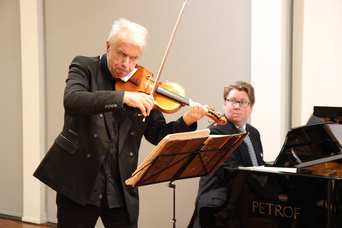 CZinWashington's tweet photo. Czech Violin Maestro Jaroslav Svěcený received standing ovation @CzechEmbassyDC @EmbassySeriesDC https://t.co/BCpFDAijF8
