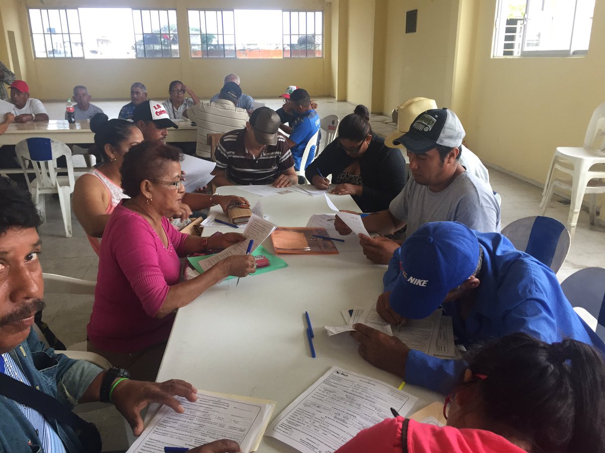 AGME085's tweet photo. #PROPESCA trabajando en la sensibilización de pescadores para el aumento a su comercialización directa  @Conapesca @sicsic_mar @LeticiaInca https://t.co/yeaXX50L42