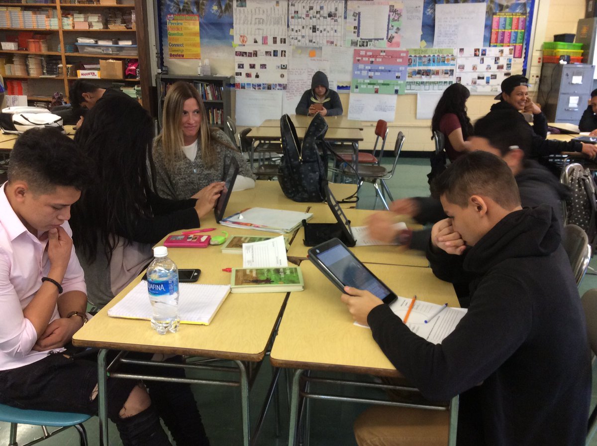 MrsAndrze's tweet photo. Preparing our ELLs for writing with adjectives to their pen pals across classes 👌 @ms_kmaroney #MineolaProud https://t.co/ZMTwShMBBp