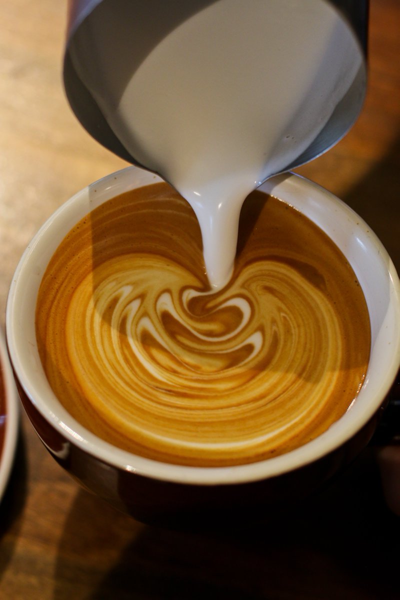 Gotta get over the hump!  #greatcoffee #humpday #microfoam #workweek 
#yougotadatewednesdaybaby