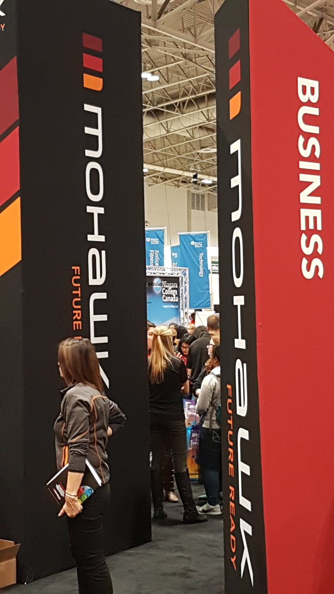 CoachMorreale's tweet photo. Checking out our local college programs at the Ontario College Info Fair! @OP_HWDSB @op_guidance https://t.co/kRNXxDm342