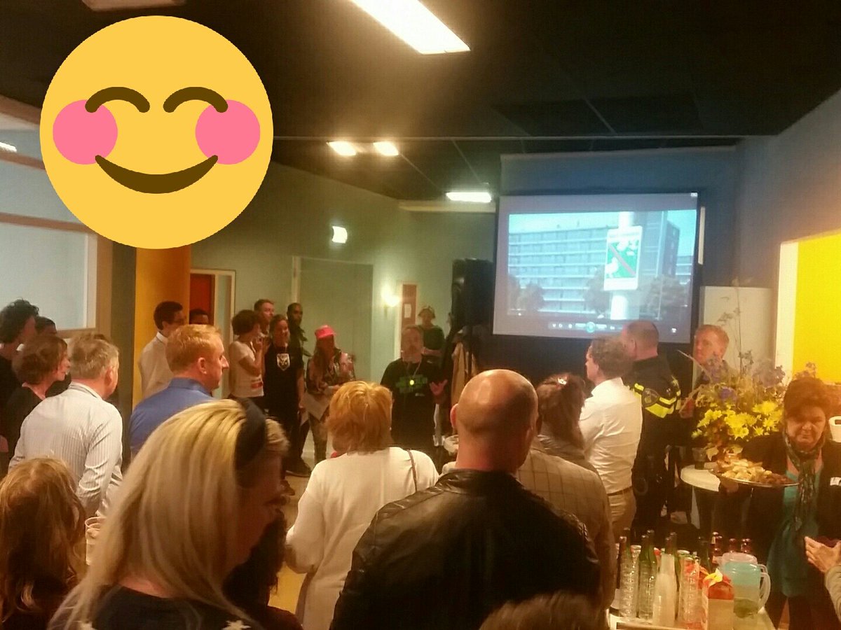 proefpark's tweet photo. BoTu middag! Bijkletsen en borrelen met de wijkpartners. Lekkere catering door de dames van @tonnyvsommeren #creatiefbeheer #tmbotu https://t.co/1AmyrVvi0f