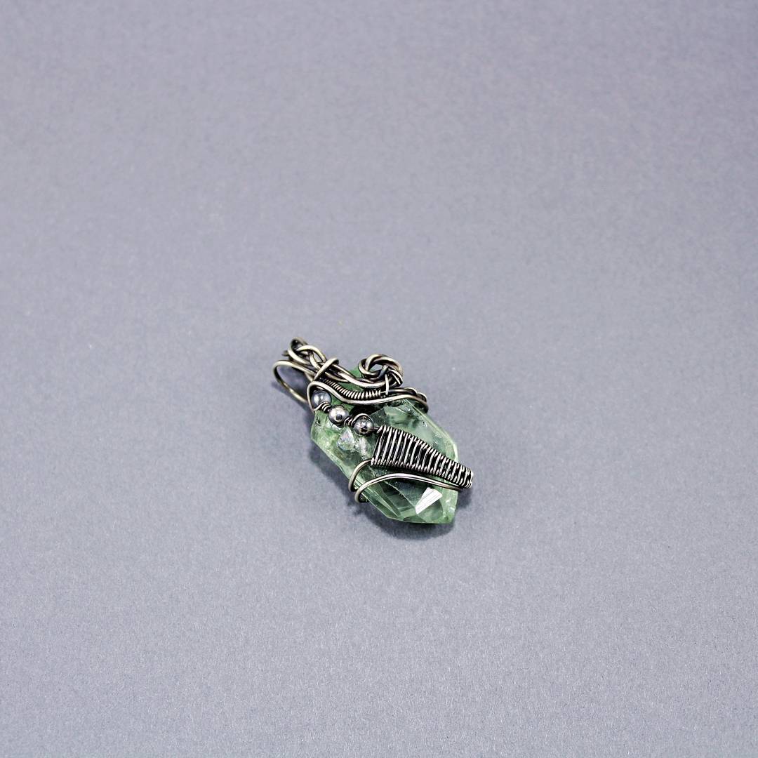 SoulFireAlchemy's tweet photo. 4.8 Gram Prasiolite woven in oxidized Fine Silver with .925 beads ♡
#Jewelry #WireWrap #VailValley https://t.co/krKegITdDX