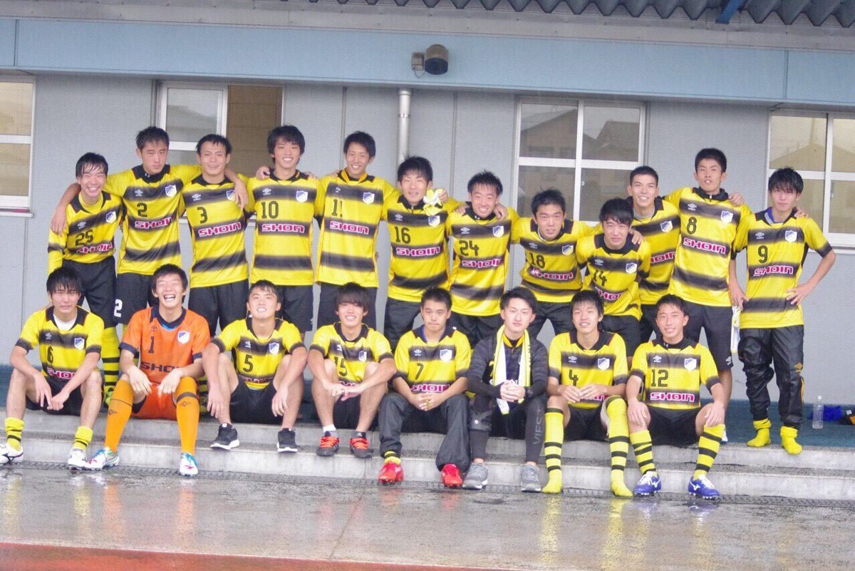 hirochanpe46's tweet photo. 松蔭サッカー部引退しました！
いいことも苦しいこともたくさんあったけど、みんなとサッカーできてほんとによかったです！
いままでサッカーを通じて関わった全ての人に感謝してます！
ありがとうございました！！！ https://t.co/At7Z1p7Cjw