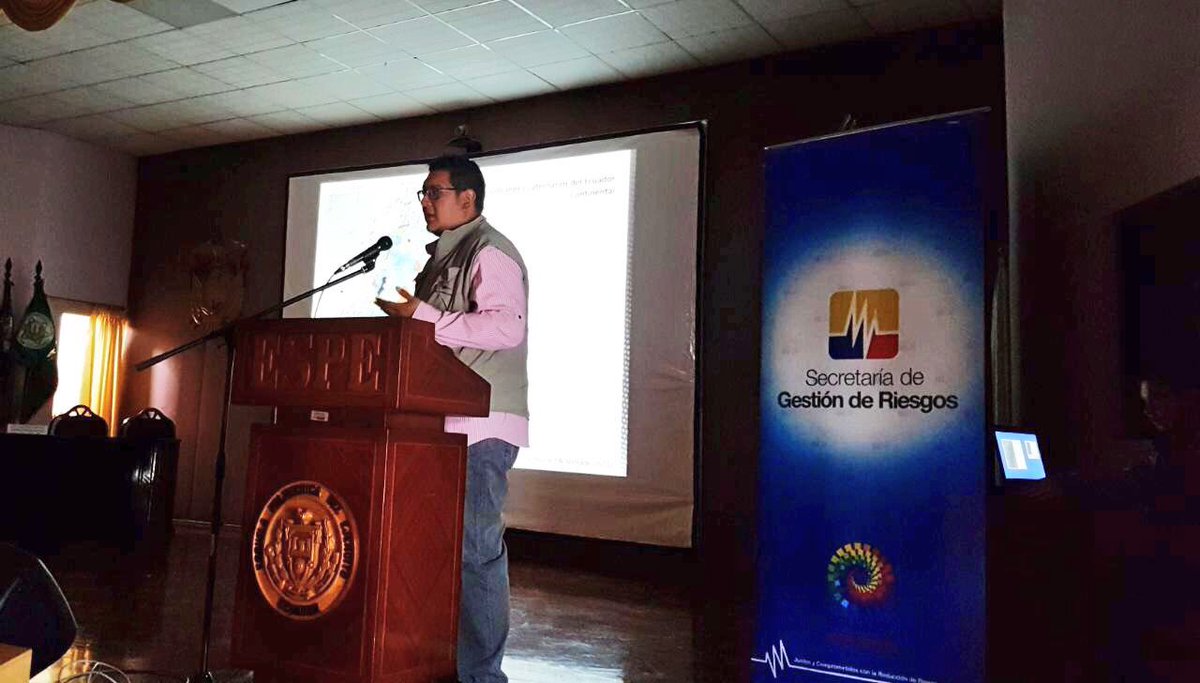 Riesgos_Ec's tweet photo. En foro provincial por el #DIRD2017 expone Pedro Espín de @IGecuador sobre estado actual del #VolcánCotopaxi | #Latacunga @Gober_Cotopaxi https://t.co/EamO7Vv0wa