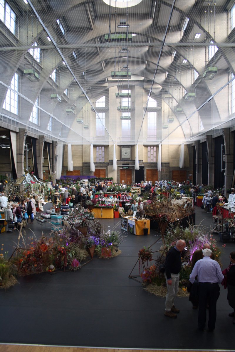 The_RHH's tweet photo. Hosting @the_rhs Autumn Shows in the #Lindleyhall and #lawrencehall - visit us to experience all things autumnal #rhslondon #londonvenue https://t.co/PgdXVoarB4