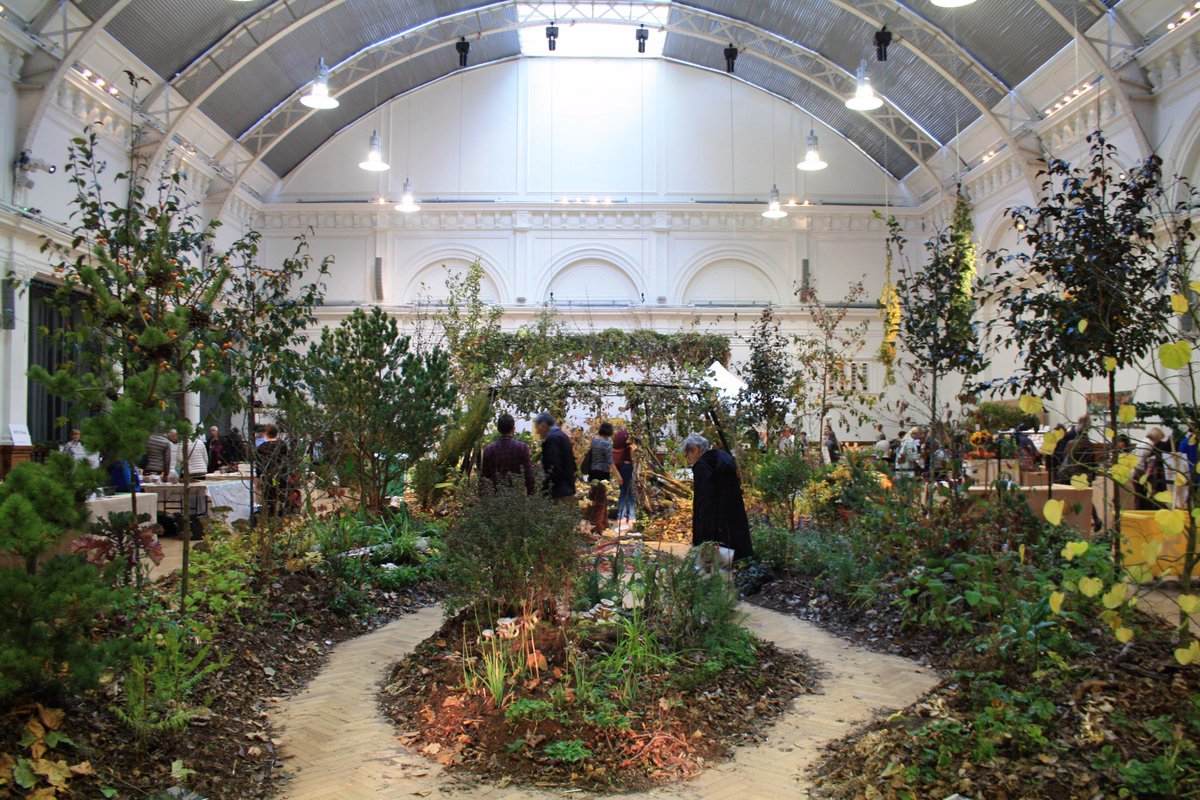 The_RHH's tweet photo. Hosting @the_rhs Autumn Shows in the #Lindleyhall and #lawrencehall - visit us to experience all things autumnal #rhslondon #londonvenue https://t.co/PgdXVoarB4