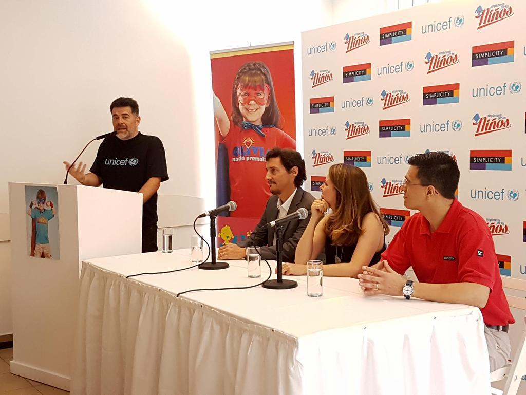 SimplicityArg's tweet image. &quot;Pensar en el otro es una manera más linda de vivir&quot; @Julyweich . Te invitamos a sumarte redondeando tu vuelto o comprando el bono de $7.