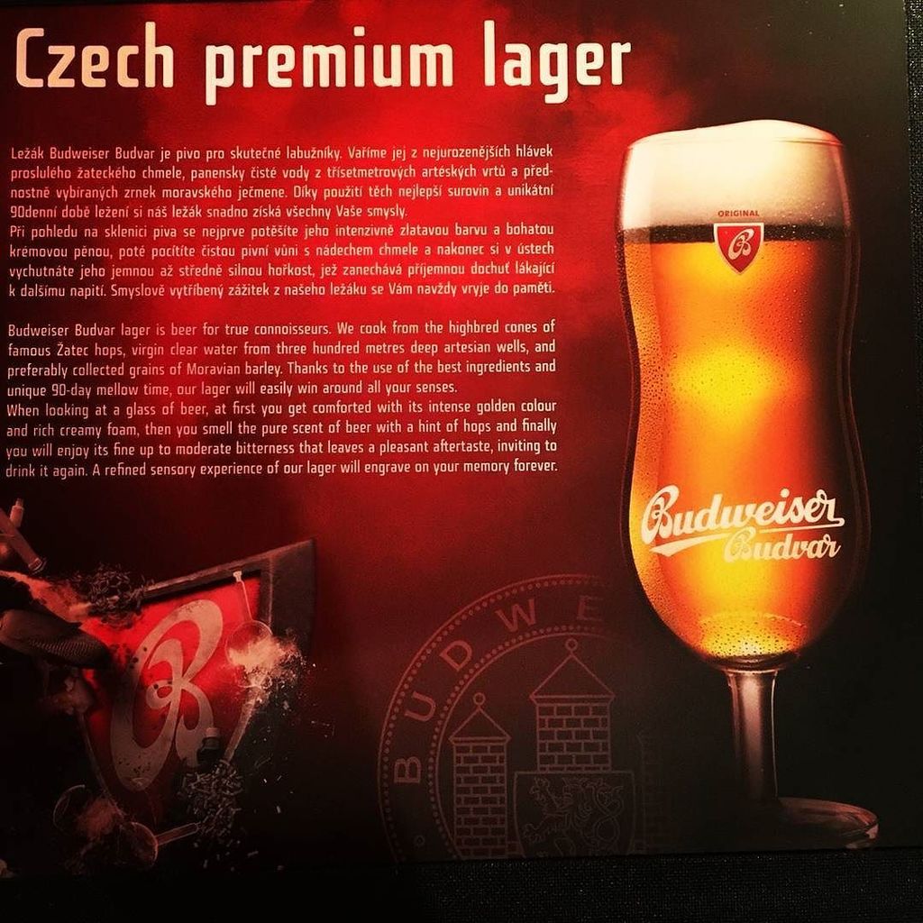 bebedollchannel's tweet photo. 「バドワイザーってアメリカのビールってイメージ強いけど、本家本元はチェコなんだとかそうじゃないとか。実際2つあって、馴染みのバドワイザーはアメリカの会社で、チェコにあるのはブドヴァルなんだって」……………��は？？？？
豆知識のよ… https://t.co/7Je0M0lQ66 https://t.co/MwRUrDVxlj