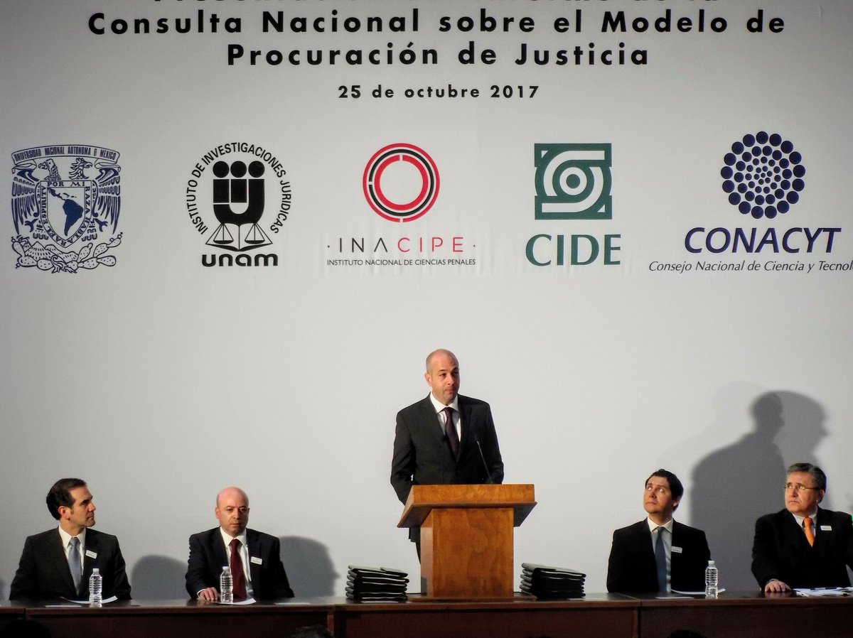 ModeloJusticia's tweet photo. Pedro Salazar, Dir. @IIJUNAM, @GLaveaga, Dir. @INACIPE y @slayllon, Dir. @CIDE_MX, explican resultados de la Consulta #ConstruyamosJusticia https://t.co/fgh6tQd0kR