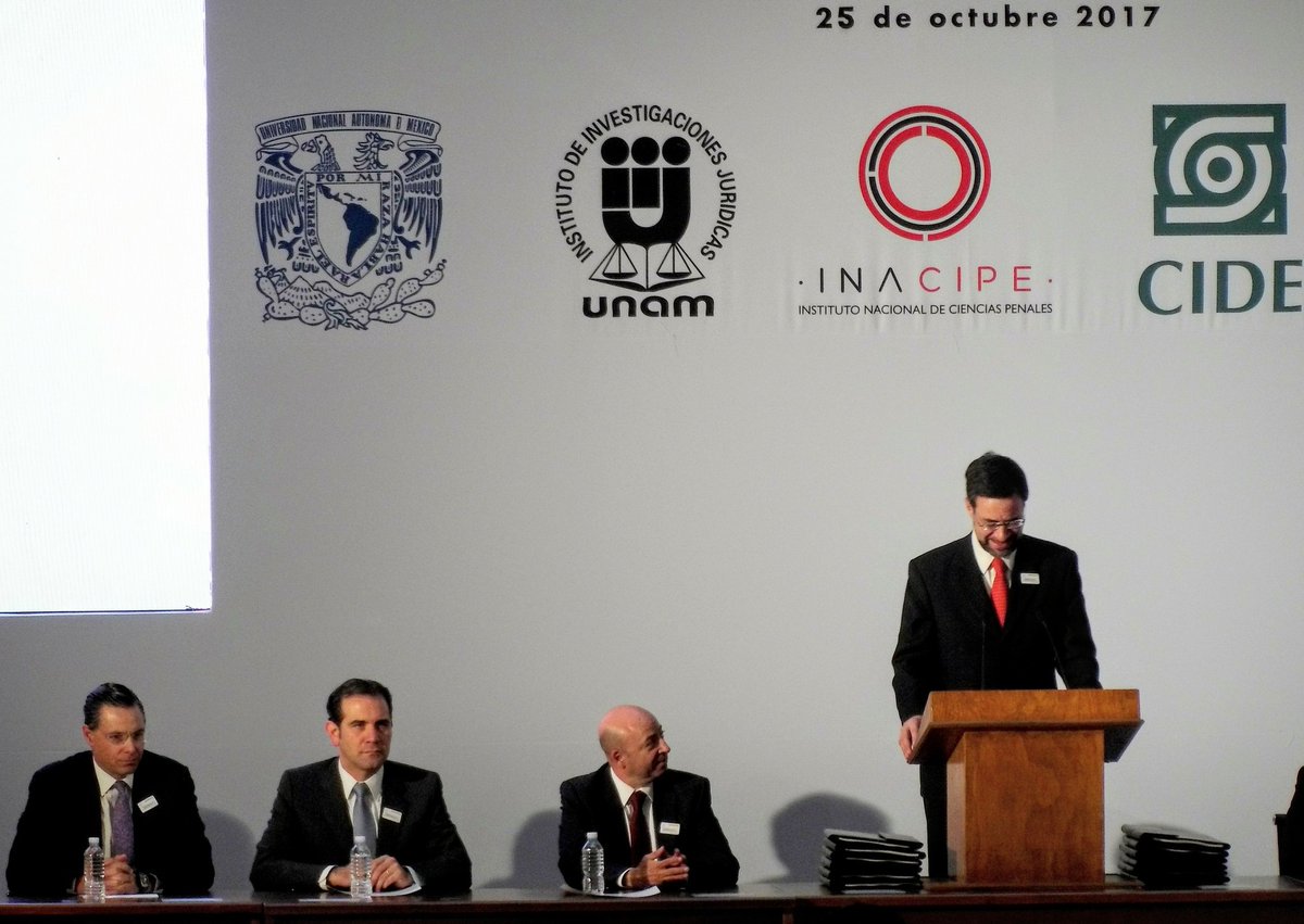 ModeloJusticia's tweet photo. Pedro Salazar, Dir. @IIJUNAM, @GLaveaga, Dir. @INACIPE y @slayllon, Dir. @CIDE_MX, explican resultados de la Consulta #ConstruyamosJusticia https://t.co/fgh6tQd0kR