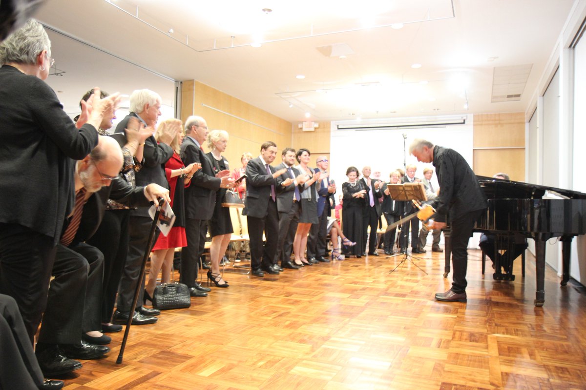 CZinWashington's tweet photo. Czech Violin Maestro Jaroslav Svěcený received standing ovation @CzechEmbassyDC @EmbassySeriesDC https://t.co/BCpFDAijF8
