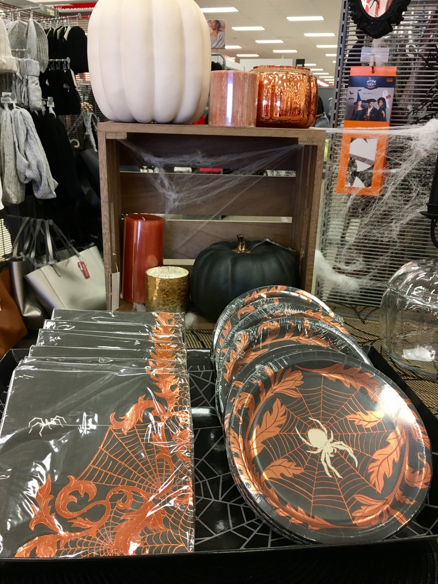 T2346vml's tweet photo. Halloween is quickly approaching! Stop in for some last minute party decorations or accessories🎃👻 @KColeman32 @OswaldDebbie #T2346 https://t.co/uMOmnw2aik