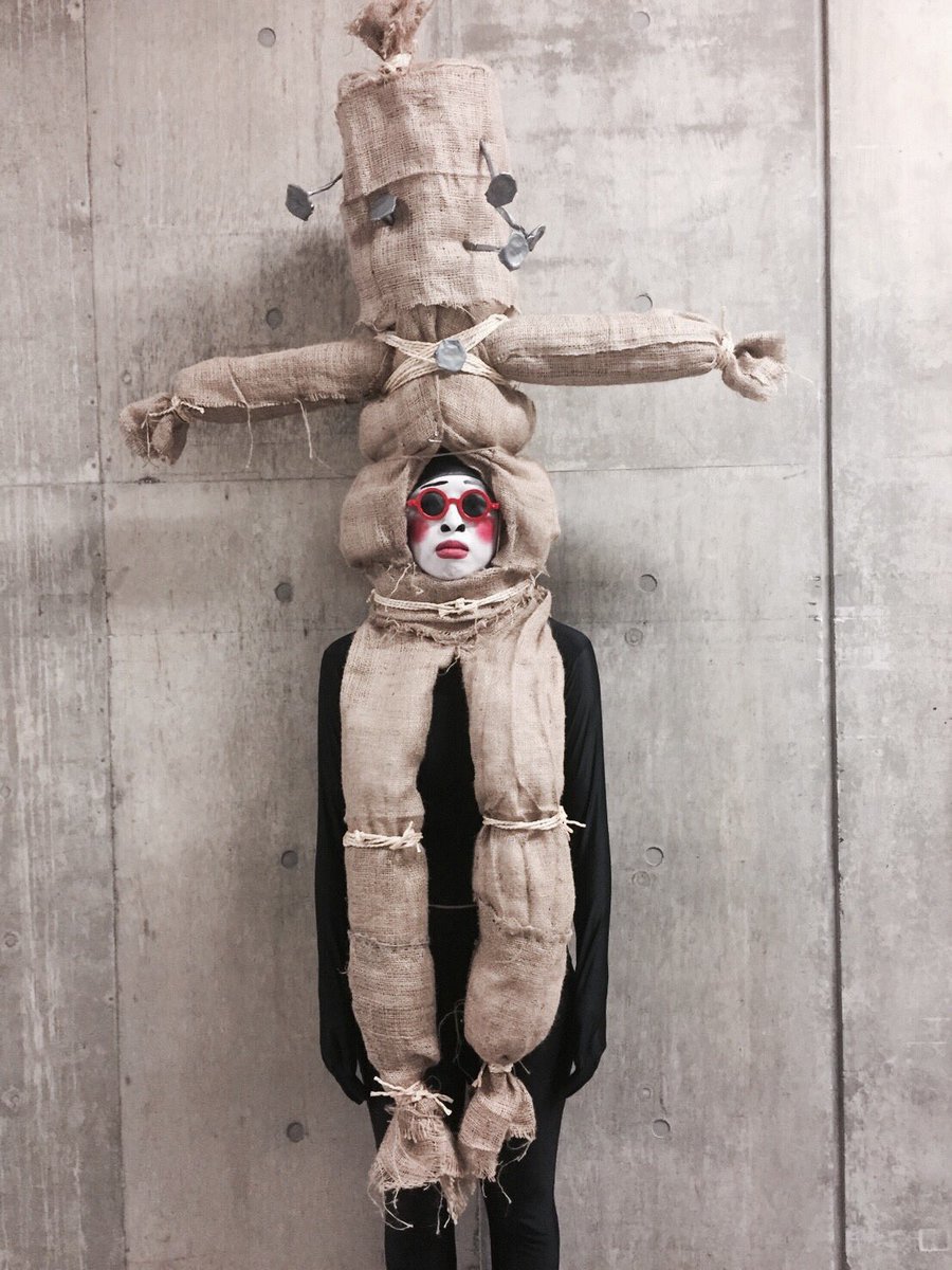 い ちゃん B M H ばい菌持ってる鳩 على تويتر ハロウィンの仮装にいかがですか 作り方は簡単 ストレッチポールを土台に茶色い何かを巻きつけるだけ 呪いの藁人形 ハロウィン 仮装 プチプラコーデ