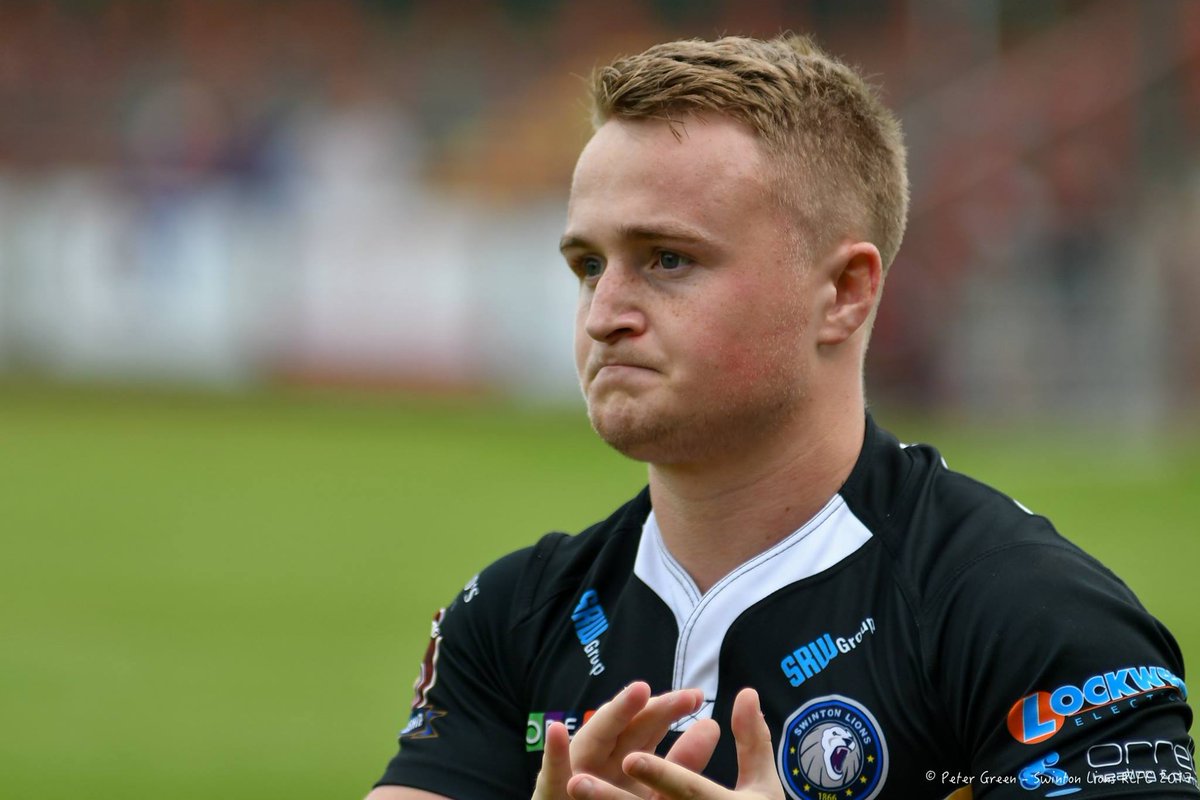 ✍ Luke Waterworth signs ✍

Lions' giant-killing star signs for 2018 season. 

➡️ swintonlionsrlfc.com/news/399