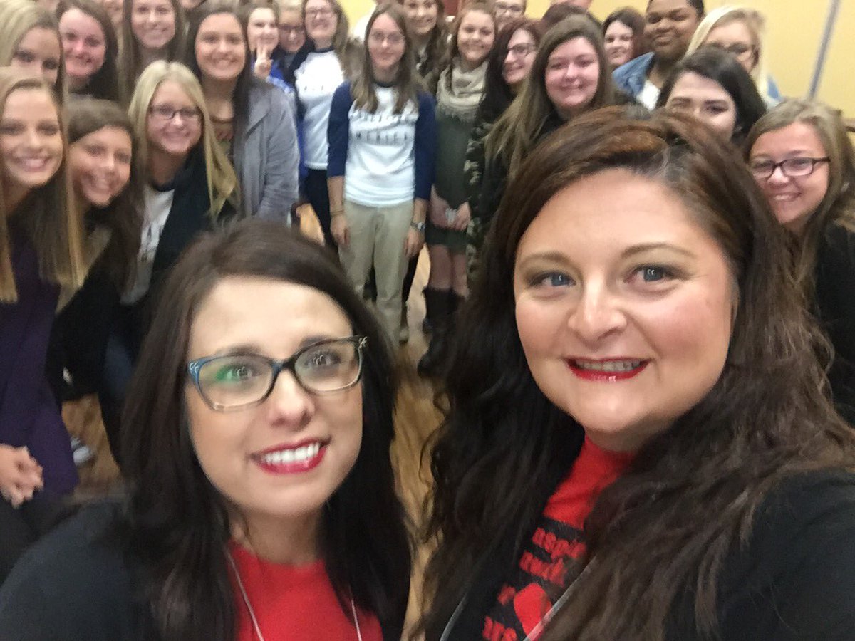 DayRene15's tweet photo. We had a blast @murraystateuniv sharing Growth Mindset at #EdRisingMSU. Thanks @MurrayStateTQI @ShellySchmidt79 @SymsoniaRR #ridersallin https://t.co/7UNyugAMNR