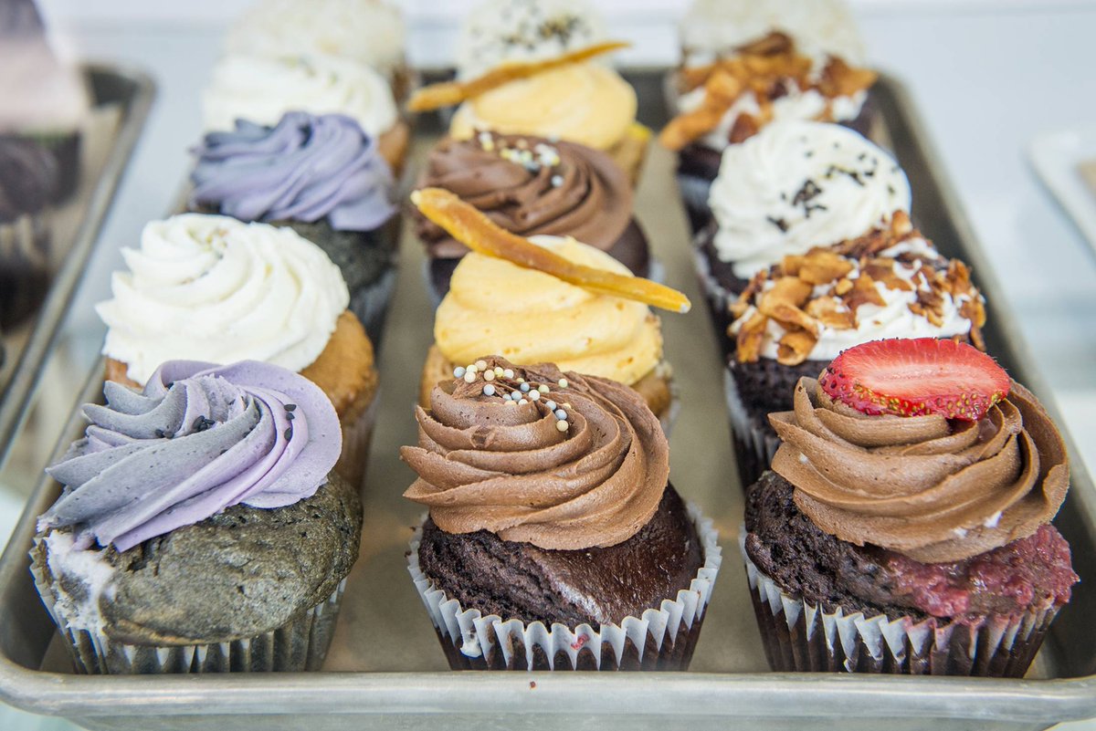 .<a href="/blogTO/">blogTO</a>'s got your sweet tooth fix w/ their Top 50 Bakeries, featuring <a href="/amyrrosen/">Amy Rosen</a>'s Cinnamon Buns &amp; @torisbakeshop🍰 bit.ly/2h6WJ19