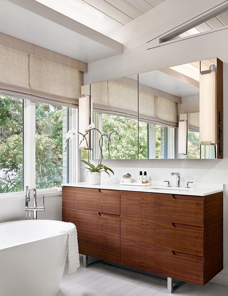webber_arch's tweet photo. Refined beauty, featuring a custom vanity by @honeawoodworks. #webberstudio #bathroomdesign https://t.co/Ub9TWVVTOd