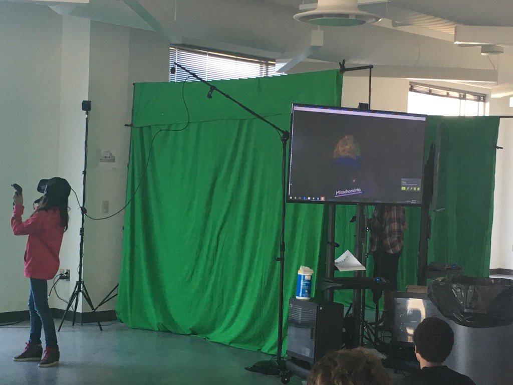 DrDMarsden's tweet photo. @NKC_SAGE #VRBooth  Journey through the human body as a cell. @Torresmelissa09 https://t.co/AovN4WTl2I