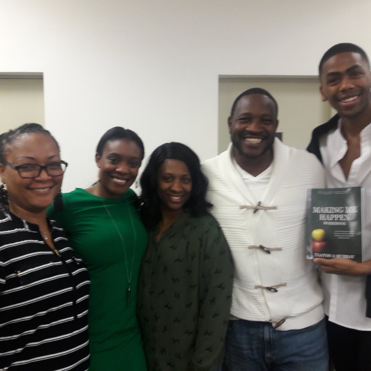 taayoomurray's tweet photo. Tons of fun working with NYC schools Parent Coordinators #MakingMeHappen #WednesdayWisdom #familyleadership https://t.co/OhnGlIxCxr