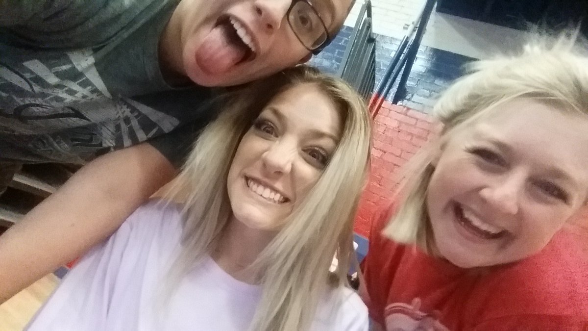 Changing my passcode ASAP 😂😂 Love my hillkittens! ❤❤