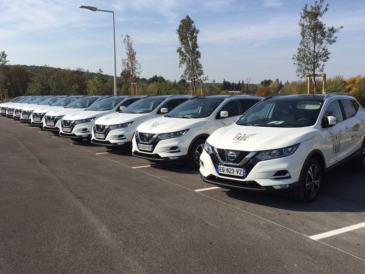 Fast_Lease's tweet photo. Livraison sportive avec @pauchandball 🚗💪 #fastlease #PAUC  #handball #QASHQAI #leasing #LLD #aixmaville #arena #Livraison https://t.co/K1aGBsKyCT