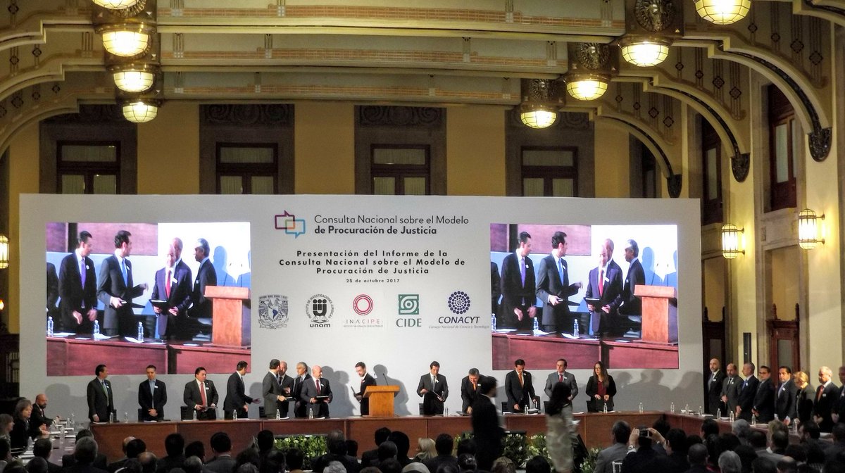 ModeloJusticia's tweet photo. Directores del @IIJUNAM, @INACIPE y el @CIDE_MX encabezan entrega del Informe Ejecutivo de la Consulta #ConstruyamosJusticia. https://t.co/geE1eujHS8