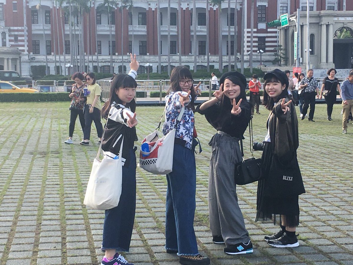m00___96's tweet photo. 台湾１日目🇹🇼

もうなんか楽しくないけど楽しいすぎてテンション上がりすぎてなにこれ〜ってかんじ🙄💗

さいこーーう！
しあわせ〜〜🐥💗

みんな明日からいっぱい写真撮ってね📷✨ https://t.co/s6JCcrs5IU
