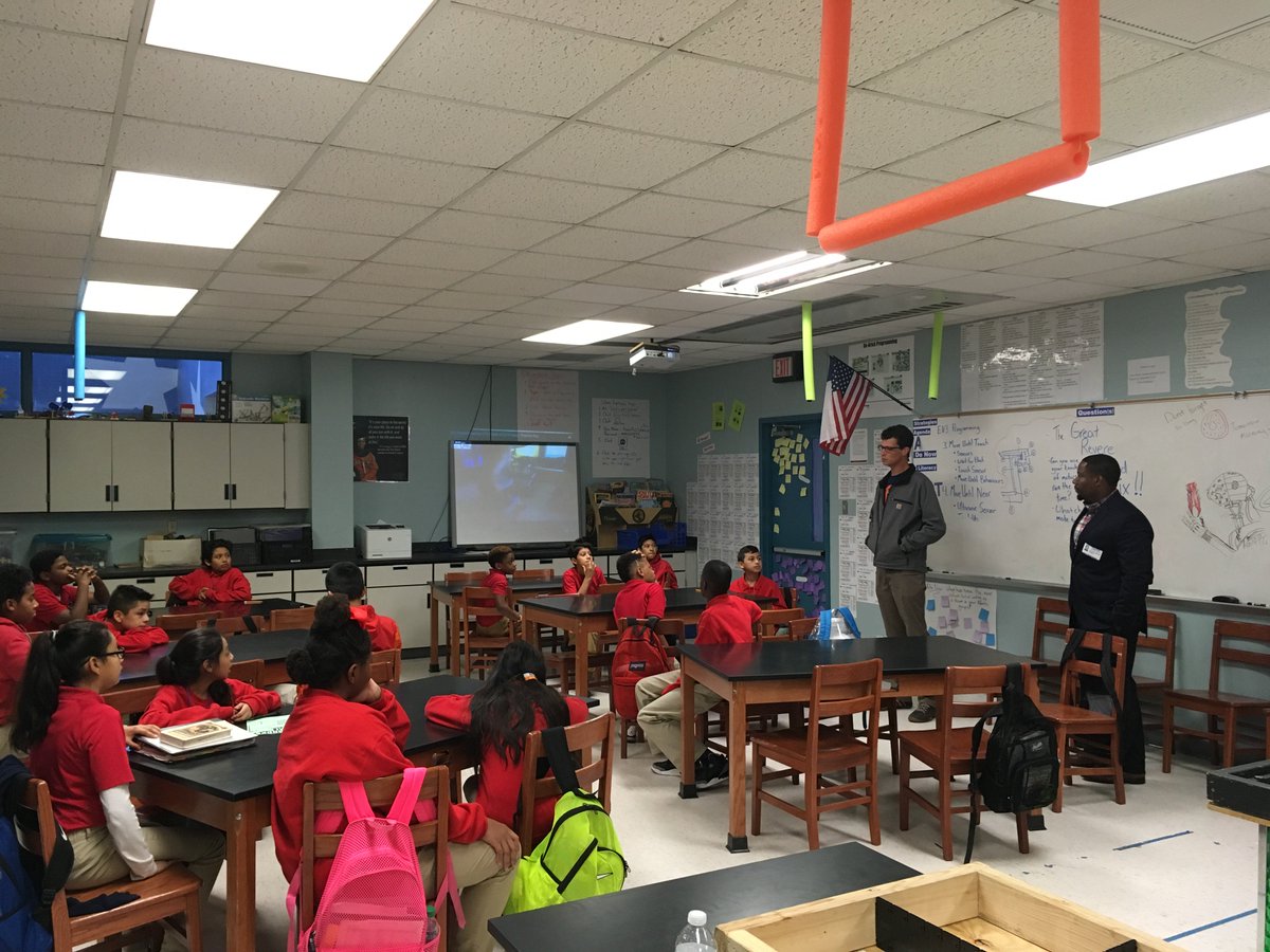RevereMS_HISD's tweet photo. Thank you @TeachForAmerica and our STEM leaders 4 presenting your accomplishments with our students and providing a direction. @HISDChoice https://t.co/ABcyOmKAZv