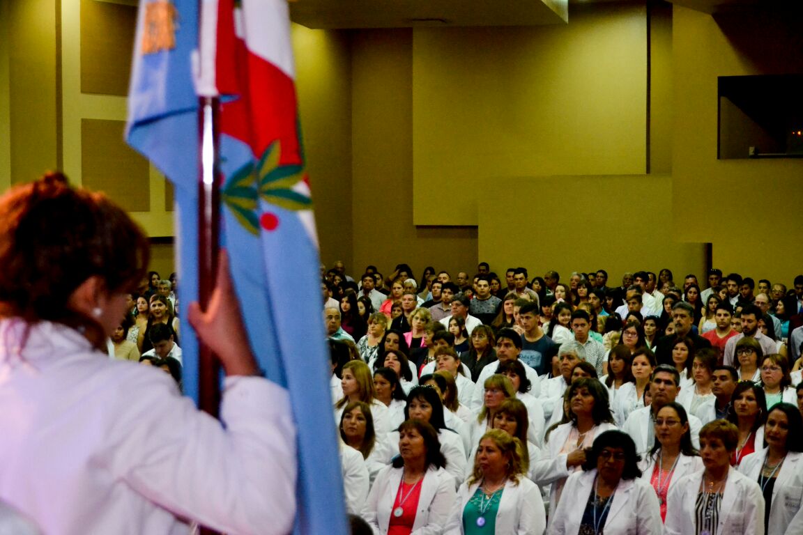 SergioGCasas's tweet photo. Los nuevos enfermeros Universitarios recibieron su diploma, una revalorización a la profesión, son un eslabón clave en el sistema de #Salud. https://t.co/qXkiCOOwaa