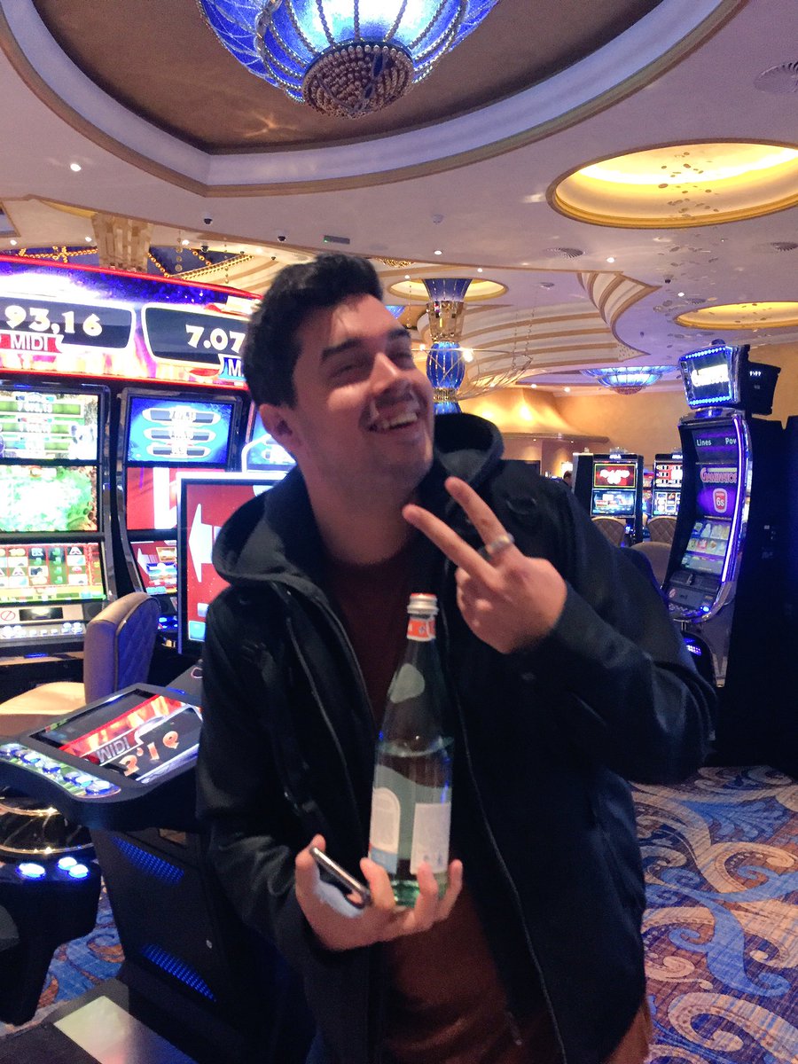 joselebcn83's tweet photo. Taules finals #WSOPE2017
-Catalunya: 2
-Espanya: 0
Yes...Catalonian is very important for Spain 🤣🤣🤣
#CatalonianReferendum https://t.co/CG5fWpROAz