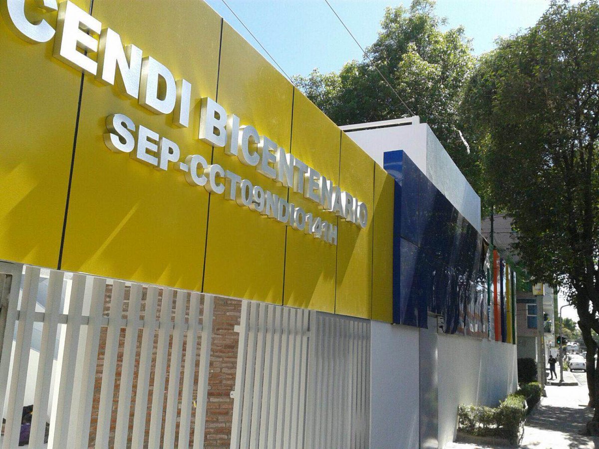 Christianvonroe's tweet photo. Les informo que, tras el aval de @SEP_mx, los 6 CENDI de @DelegacionBJ reinician actividades el jueves 26 de octubre. #CENDIBJ. https://t.co/HcR7xJyZeq