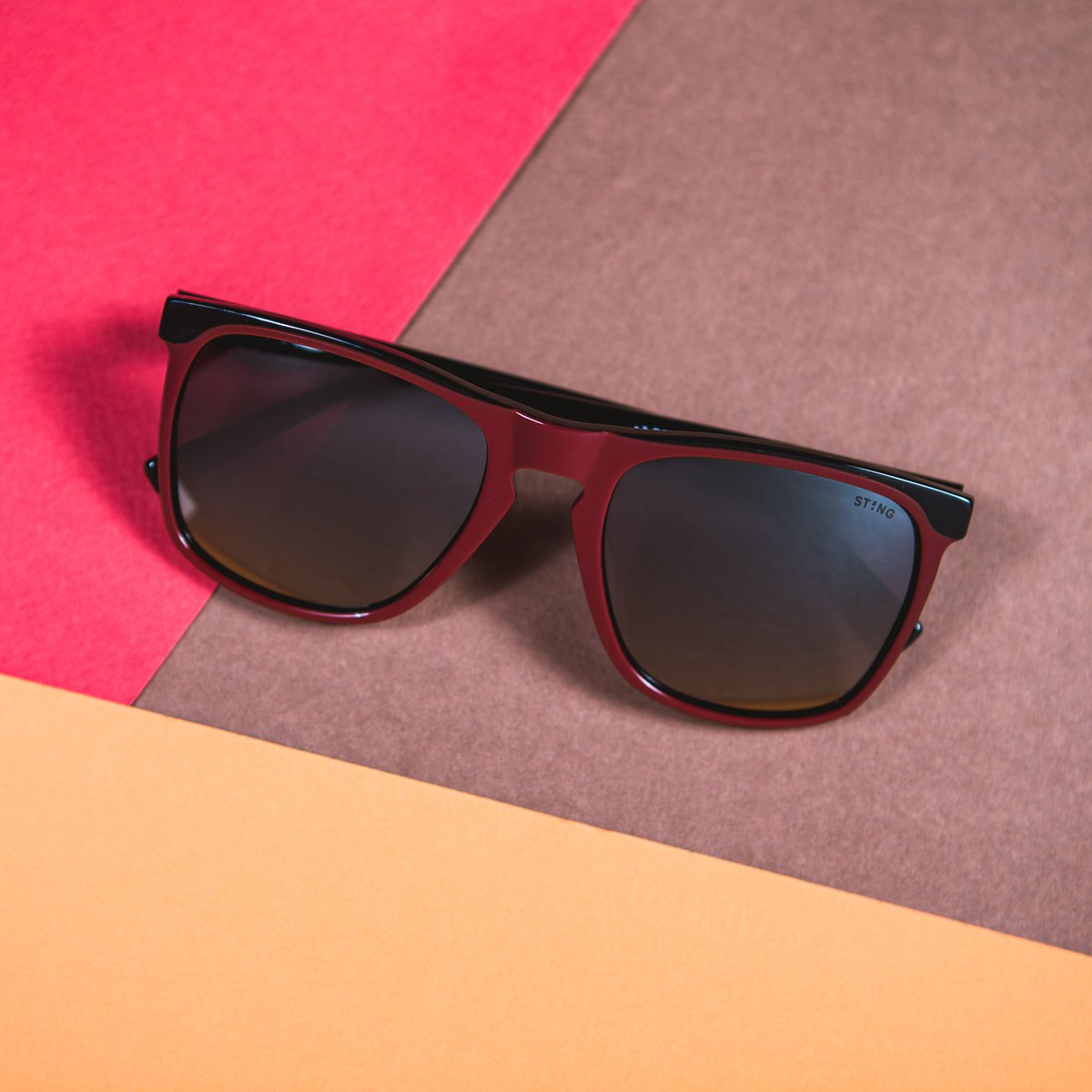 StingEyewear's tweet photo. Basta look patetici! Scegli accessori unici come #Bonus3 di #StingEyewear l'occhiale bicolor dal carattere ruggente!
#occhiali #style #cool https://t.co/xwwzvrdVTF