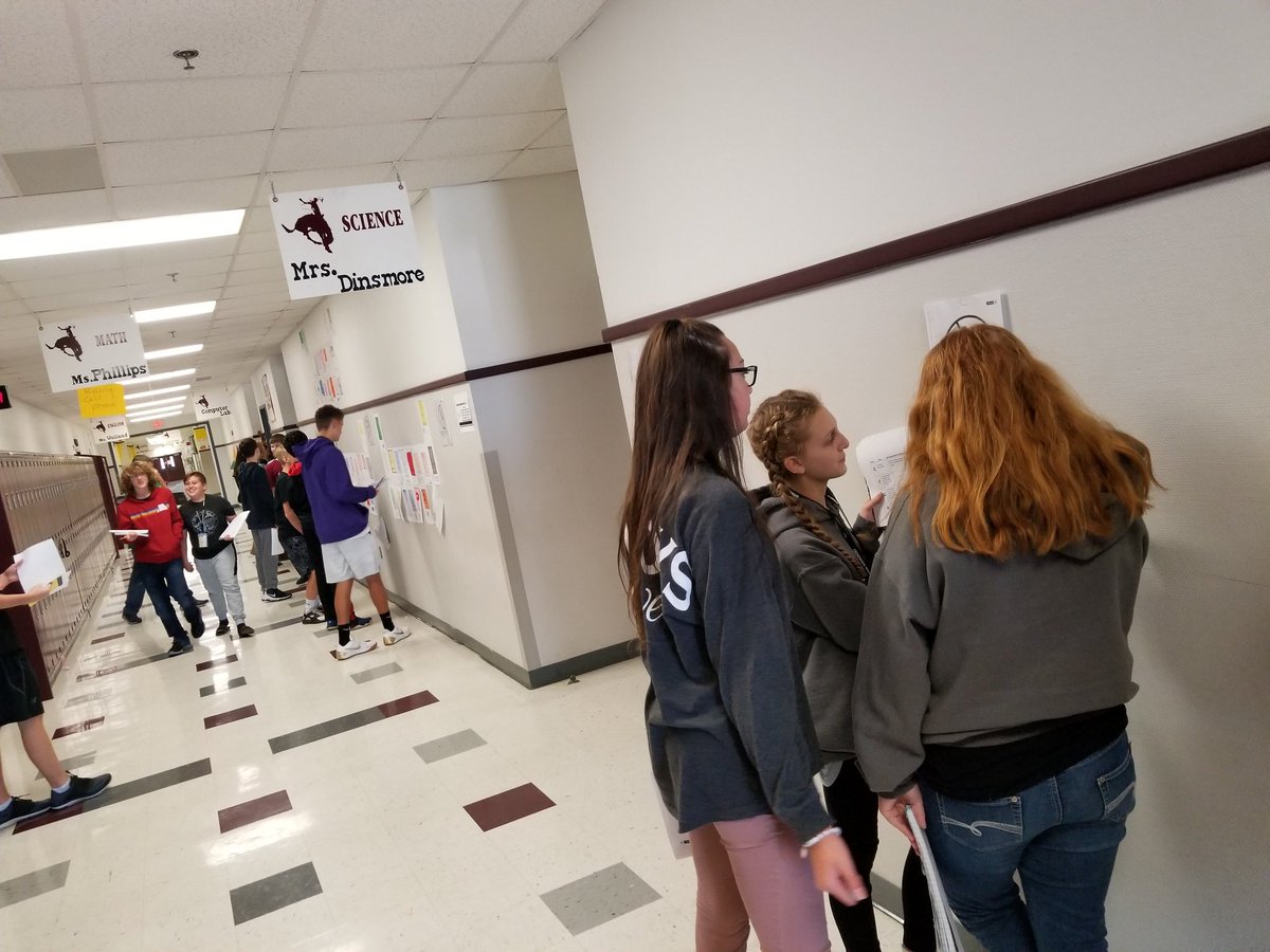 HeatherKlos's tweet photo. Ss doing a gallery walk in order to master their learning 🎯 #KlosHistoryRocks #LearningWithMovement #collabration #RCMSHistory @RCMSCowboys https://t.co/3Nj9BiX0Ag