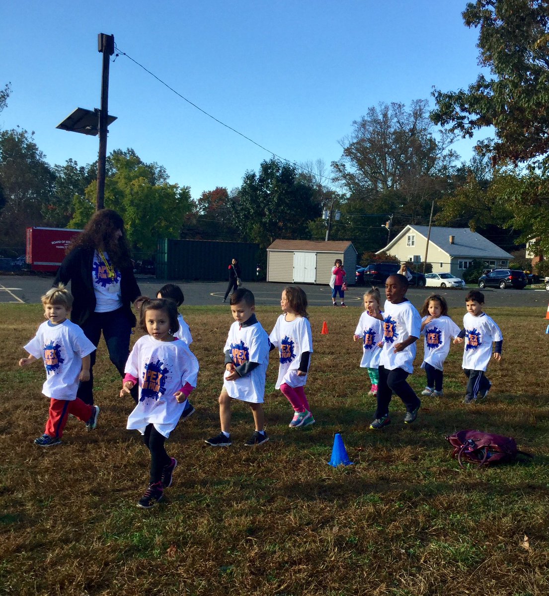 Ms_Sabo1's tweet photo. What a great job everyone did with the #APEXFunRun this morning #yesSTARS #HTSDpride https://t.co/dBkYk5cCy5