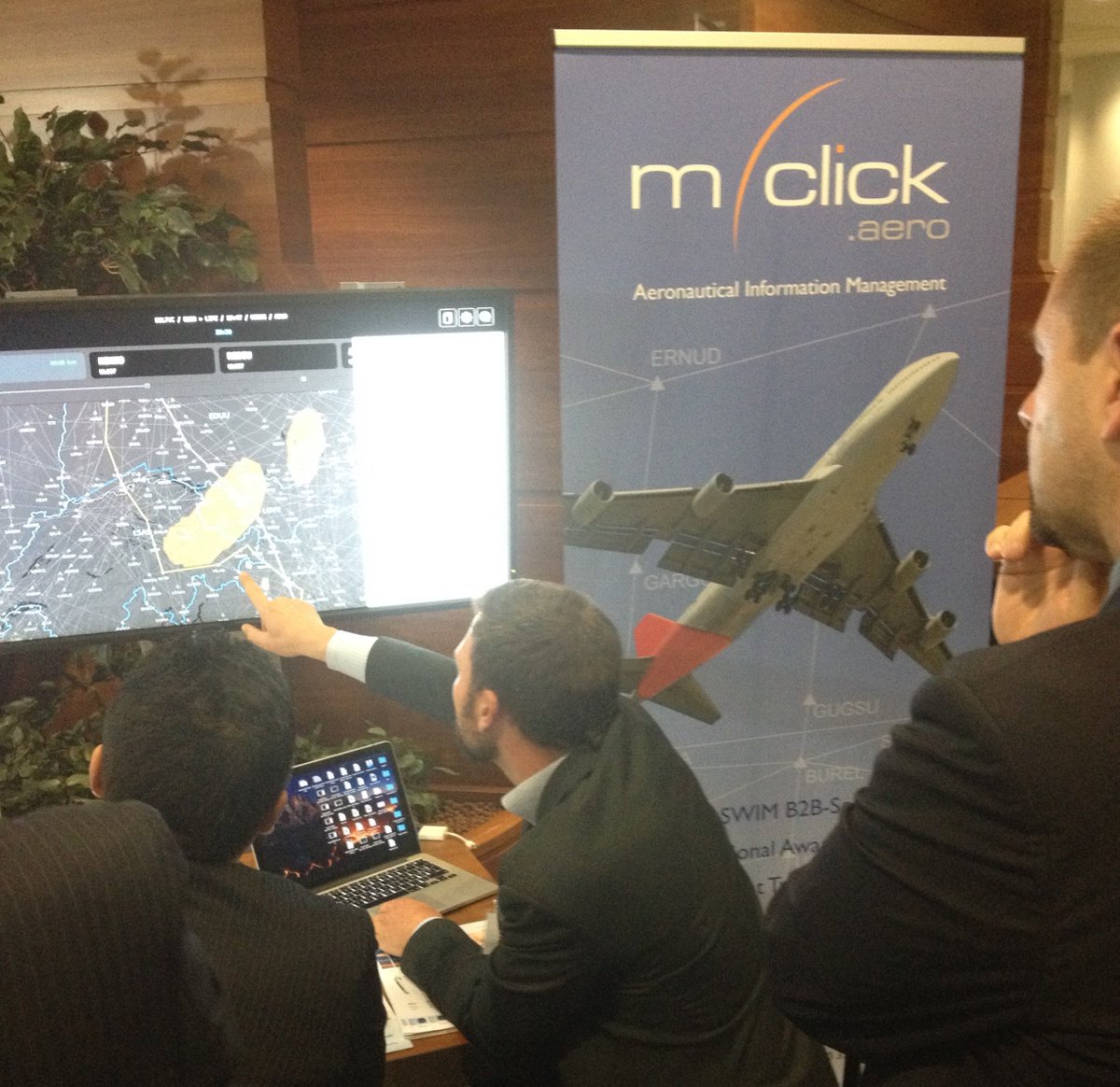 mclickaero's tweet photo. Oliver from @SKYCONSEIL presenting trajectory optimizer #GUIDOR with #mclickaero #SWIM CBS at #ATIEC2017
More at: https://t.co/yURPxV9haA https://t.co/rFJv2oPfDf