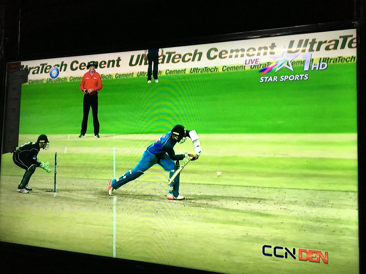 fashionistaTS's tweet photo. @UltraTechCement Spotted 'ULTRATECH CEMENT' during 2nd inning of #IndvNZ match today!
#SpotAndWinWithUltraTech https://t.co/Hd7vp1hbR7