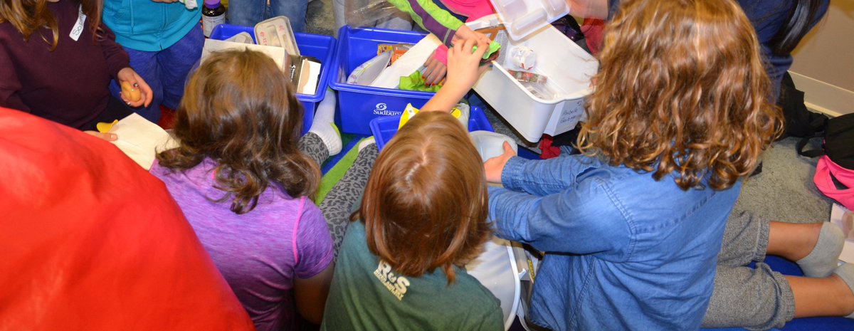 EcoSchoolsCAN's tweet photo. Trouvez une suite de ressources pour bonifier votre programme ÉcoÉcoles en ce qui concerne la réduction des déchets! https://t.co/MkOgN5WlHW https://t.co/TKgUYR6C3I