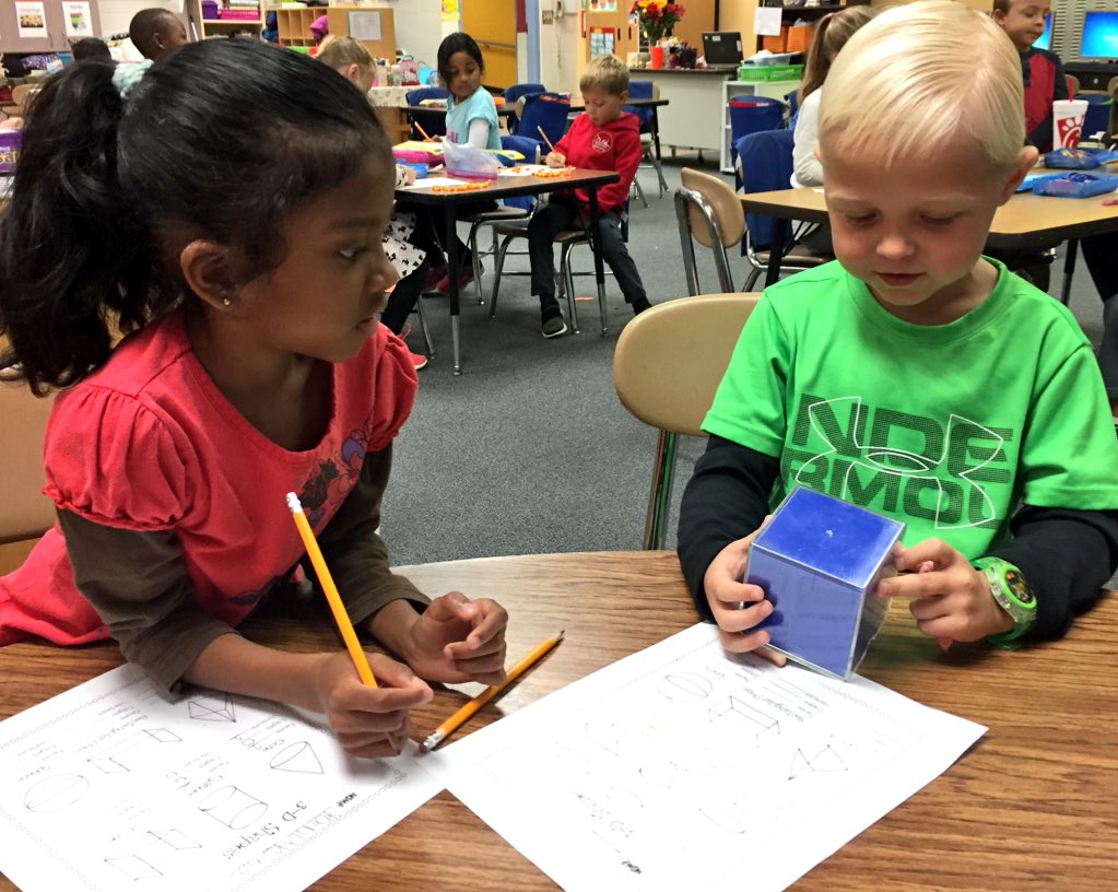 HelmsFirstGrade's tweet photo. Exploring solid figures! #Brassfield #solidfigures #cooperativelearning #handsonlearning #geometry https://t.co/fyIhiy0cqw