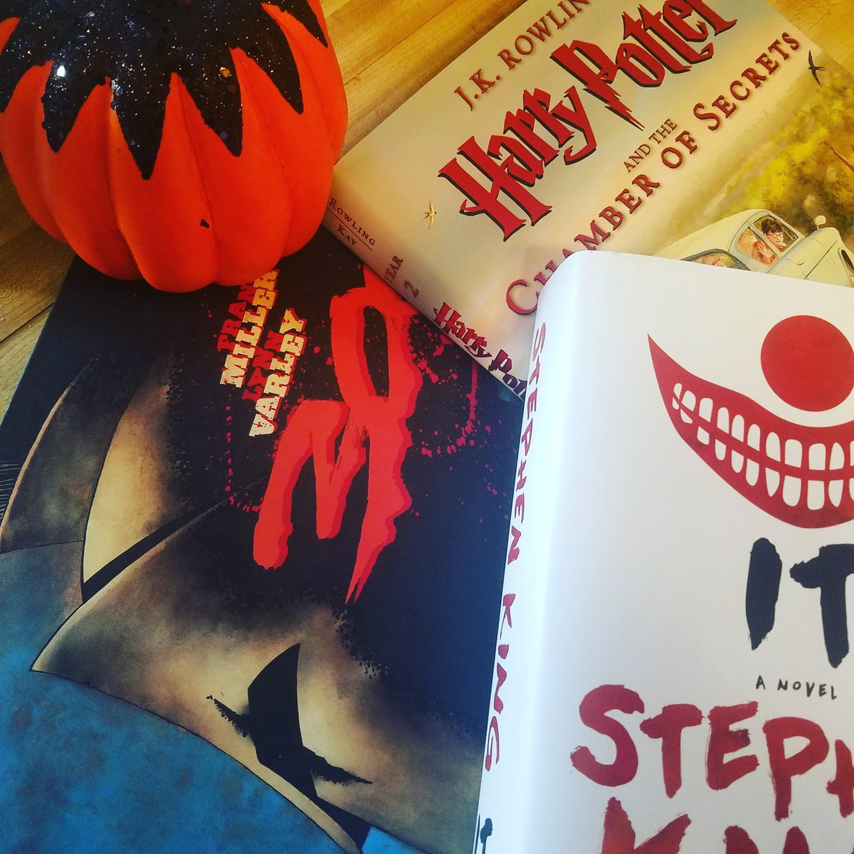 ReddoorRed's tweet image. What are some of your favorite literary characters to dress up as for Halloween?