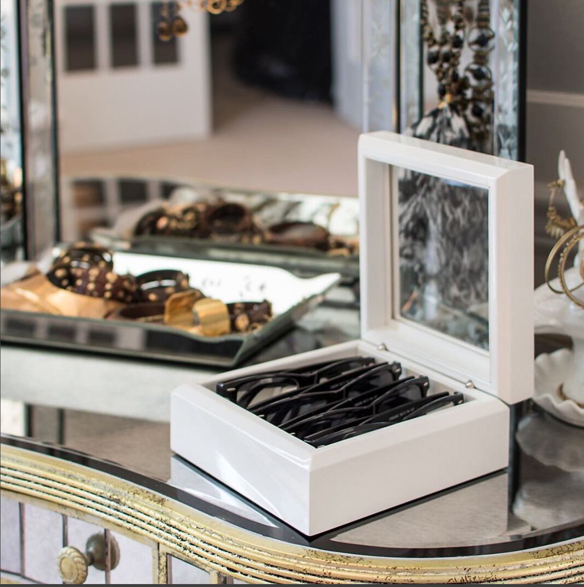 Oyobox's tweet image. There is beauty in simplicity. Shop #OYOBox: bit.ly/2kabIYN